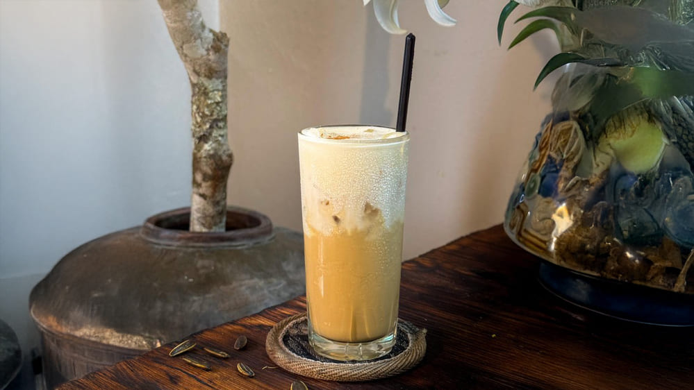 Coconut cream cafe can be easily prepared at home. Photo: Quoc Chung