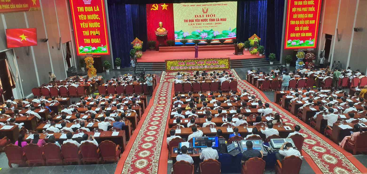 カマウは最初の愛国的模倣会議を開催した。写真: ニャット・ホー