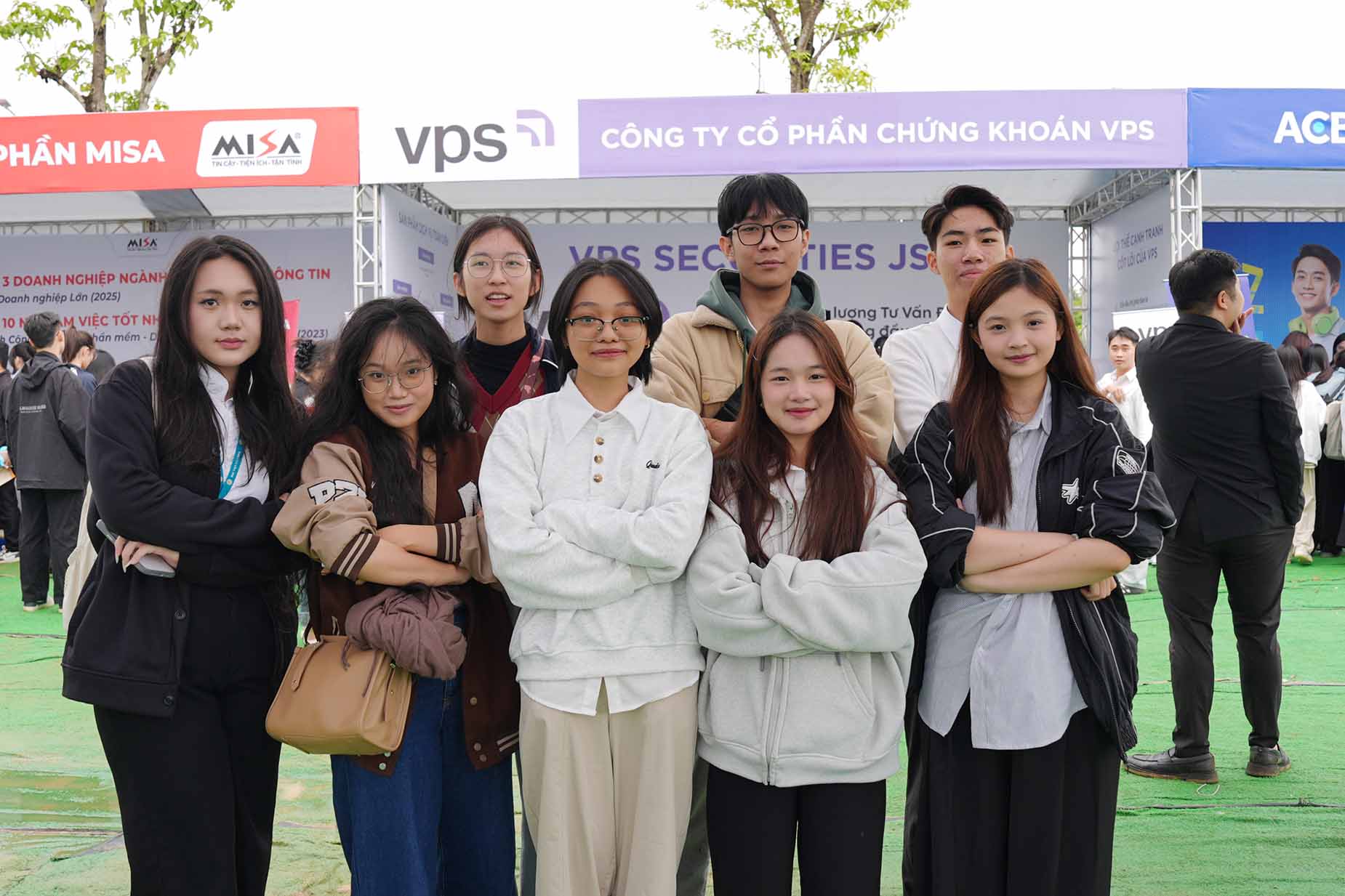 Enterprises hunt for young human resources at the 2025 Financial Academy Recruitment Festival