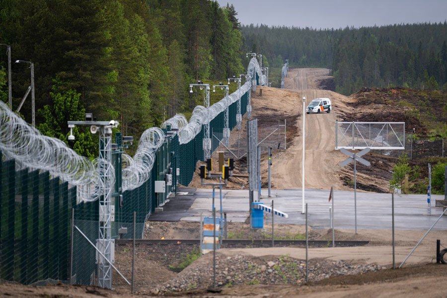 A new fence will be erected at the border with Russia at the Vartius border gate on June 24, 2025 in Kuhmo, Finland. Photo: AFP