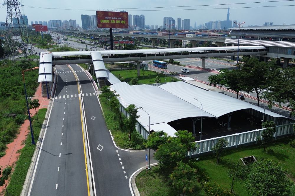 Cong trinh duoc dau tu nham phuc vu nhu cau di lai cua nguoi dan khi di metro so 1, dong thoi giam tai ap luc giao thong khu vuc Xa lo Ha Noi va nga tu Tay Hoa - von la diem nong un tac vao gio cao diem.