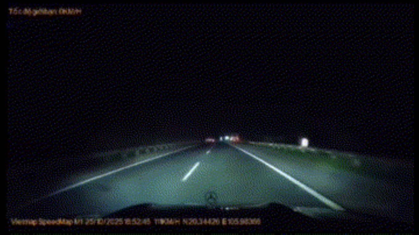 Passenger cars were fined for driving into an emergency lane on the highway. Source: Traffic Police Department