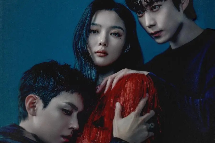 Kim Yoo Jung and his co-star. Photo: Dear X film producer