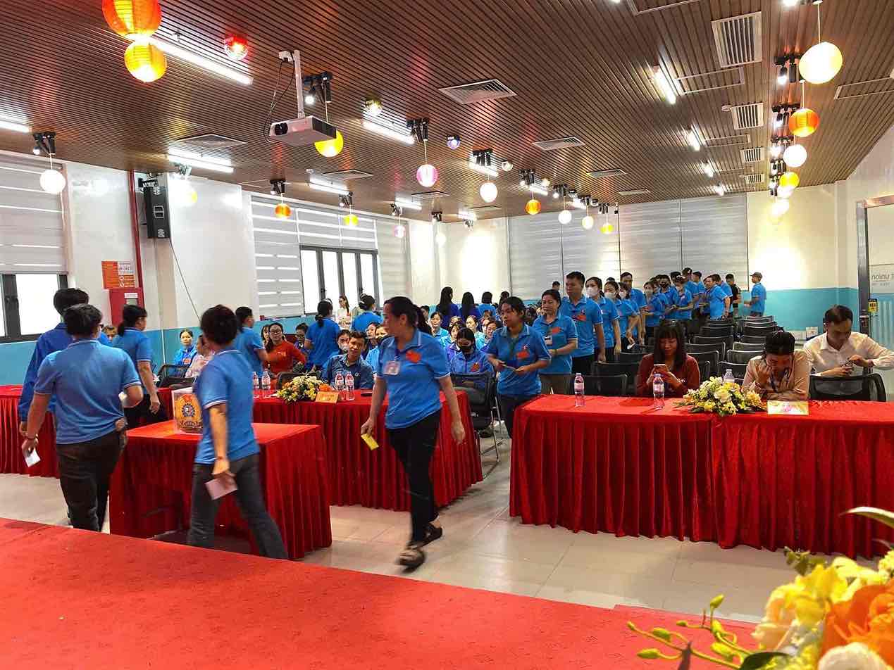 The delegates voted to elect the Executive Committee of the Trade Union for the third term, 2025-2030. Photo: FirstUnion Vietnam Graphics Engineering Co., Ltd