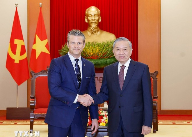 General Secretary To Lam received US Secretary of War Pete Hegseth. Photo: VNA