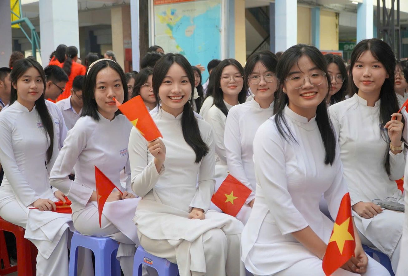 Ho Chi Minh City students were excited at the opening ceremony of the 2025-2026 school year. Photo: Chan Phuc