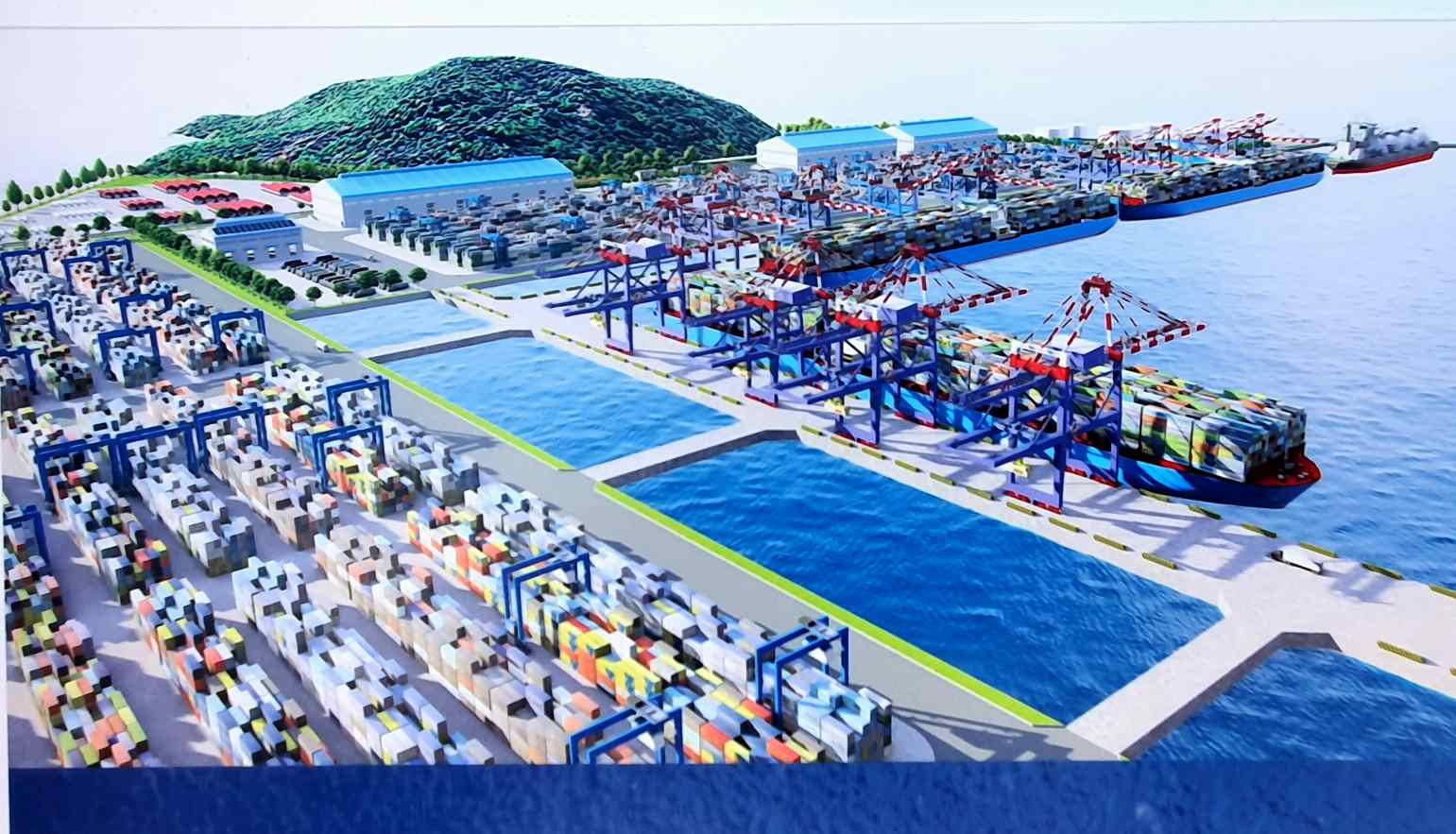 Phoi canh cang luong dung Hon Khoai. Anh: Bo Quoc phong cung cap