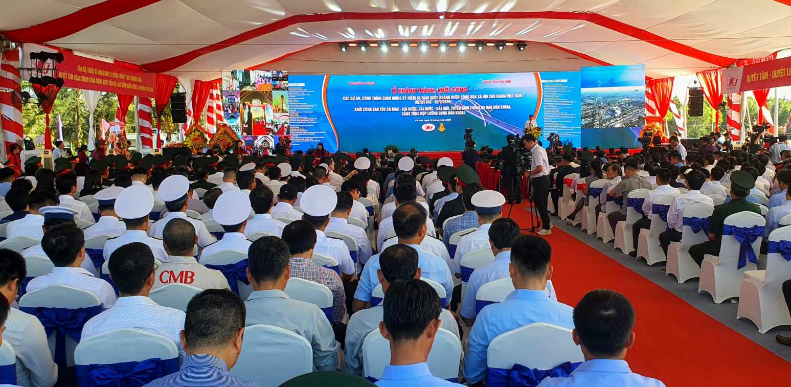 Ngay 19.8 tai Dat Mui, Bo Quoc phong dong loat khoi cong cac du an lien quan den Hon Khoai. Anh: Nhat Ho