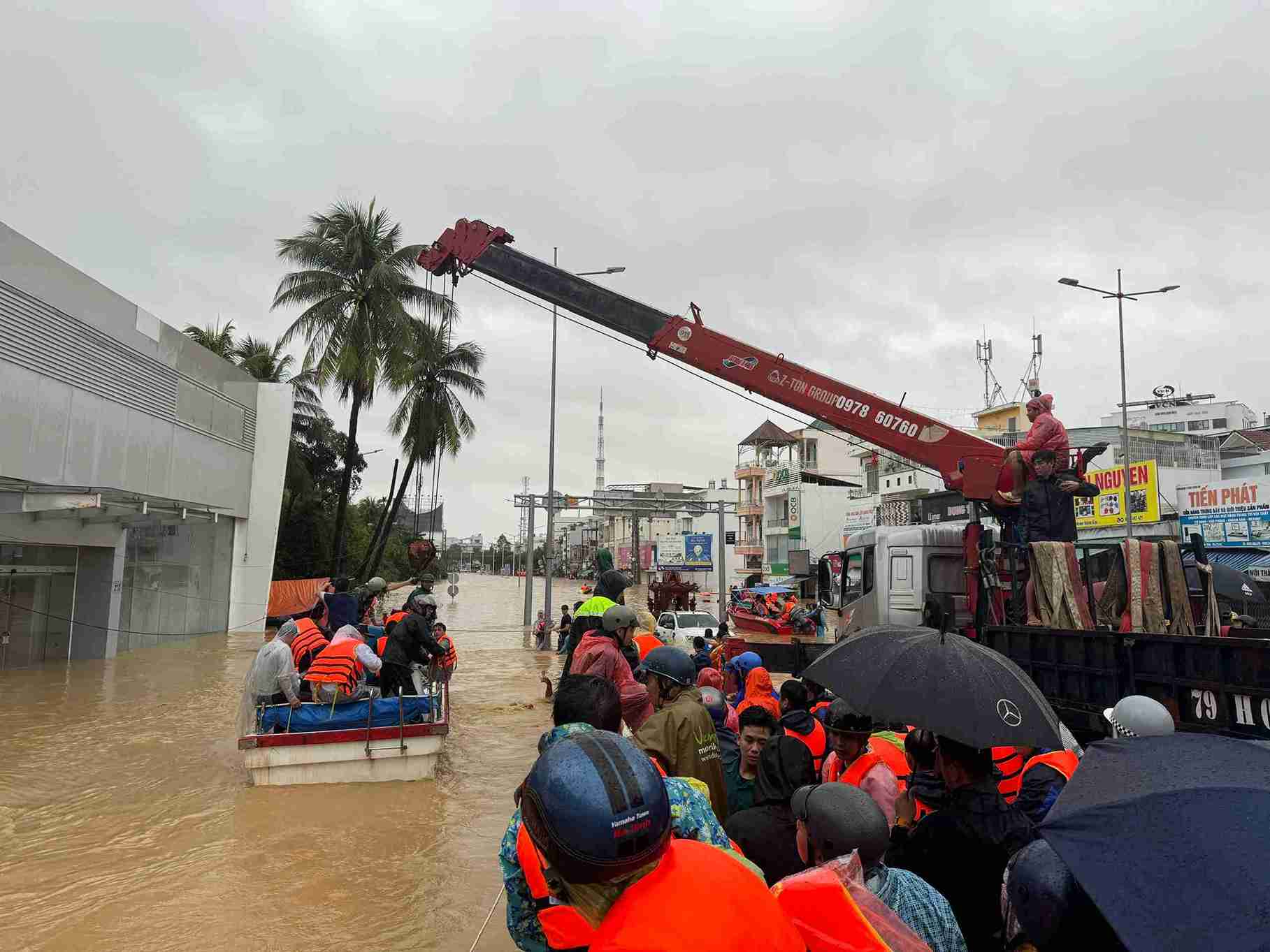 Dang chu y, muc nuoc song Dinh duoc ghi nhan da vuot dinh lu lich su nam 1986, danh dau muc ngap nang nhat trong vong gan bon thap ky.