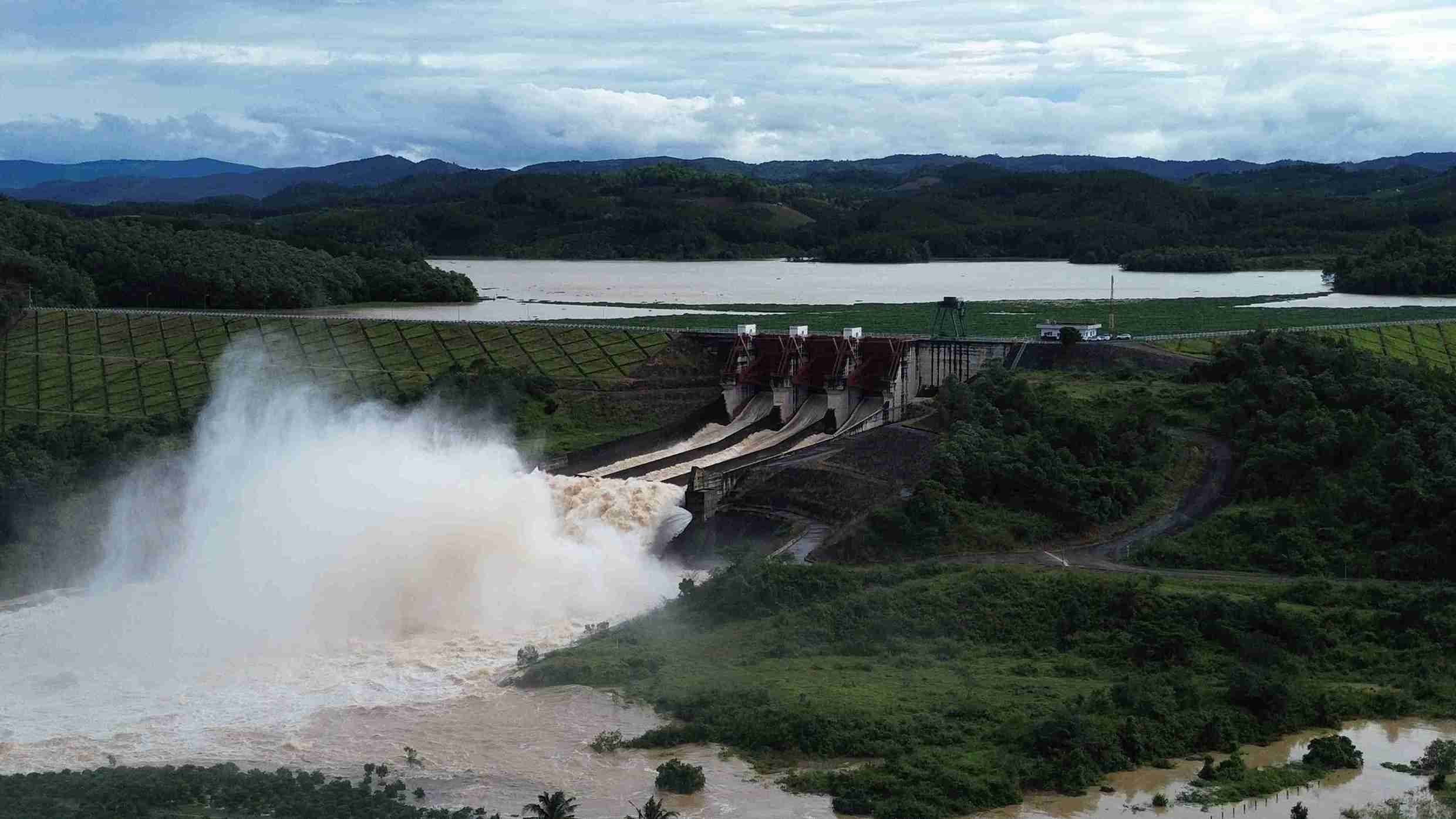 Thuy dien Dai Ninh dang xa lu gay ngap nhieu khu vuc o ha nguon song Dai Ninh. Anh: Phuc Khanh