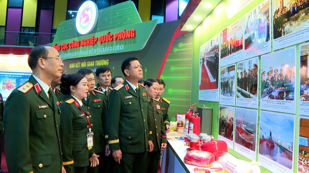 The 2025 Vietnam - Laos Business Products Connection and Promotion Fair opened on November 20. Photo: Thu Thuy