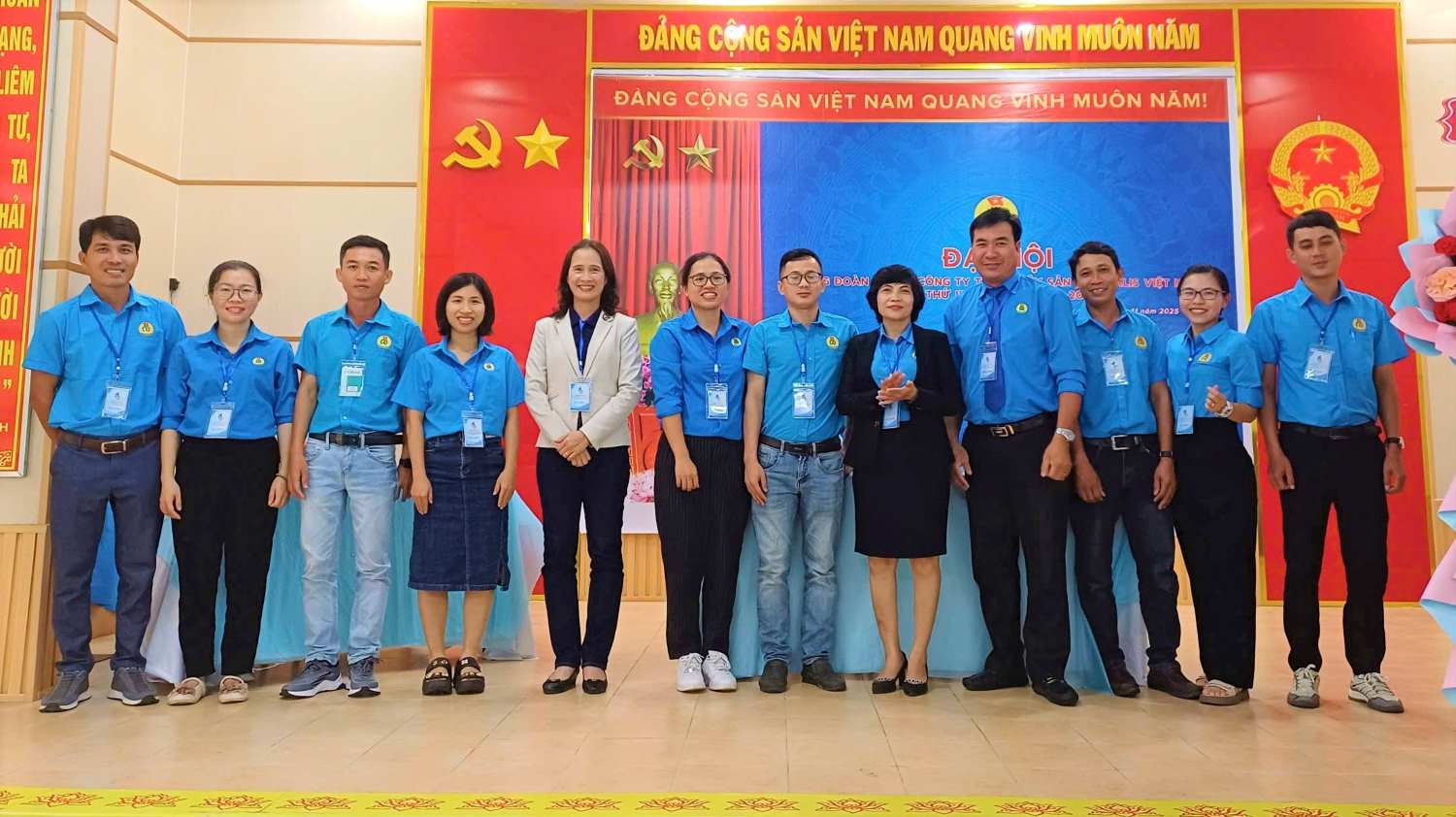 Australis Vietnam Aquaculture Co. Ltd.の基礎労働組合執行委員会、任期2025年から2030年、大会で発表。写真:Khanh Hoa