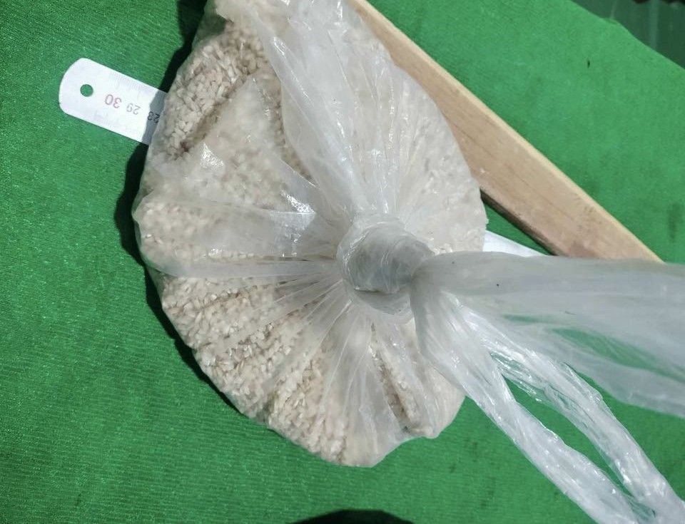 “Co oi, con tang co”: Mon qua gian di khien giao vien vung cao nghen loi