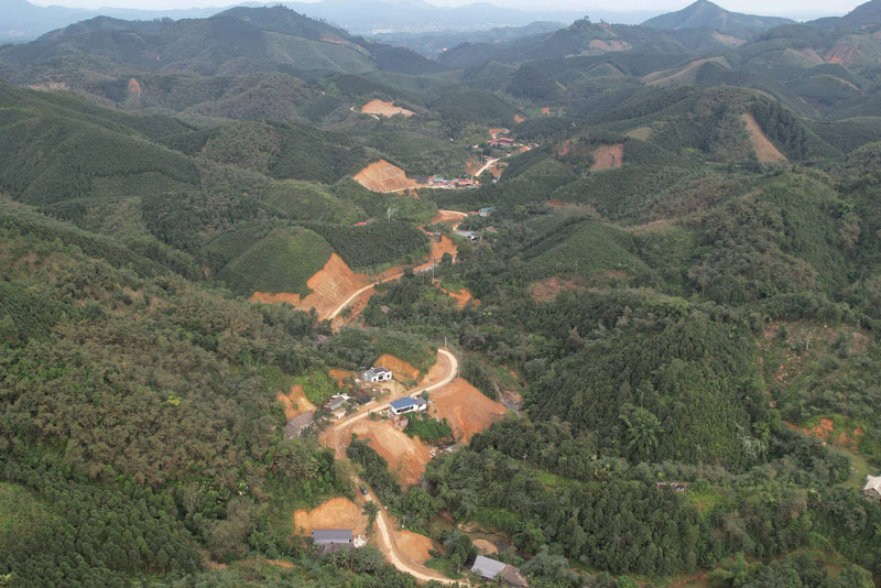 Tuyen giao thong to dep, dong bo se giup phat trien kinh te dia phuong. Anh: Thanh Hung