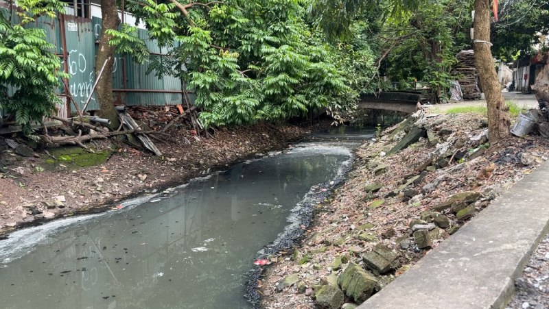 Doan muong suot bao nam thang thanh “diem nong” o nhiem. Anh: Nhom PV 