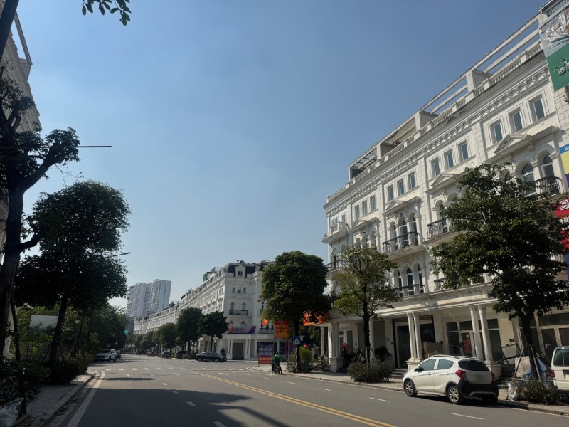 Mot goc ben trong du an Louis City Dai Mo. Anh: Nhom PV