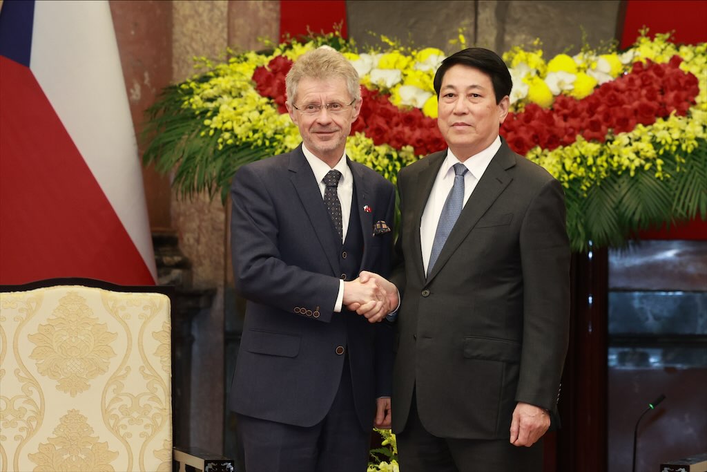 Politburo member and President Luong Cuong received Chairman of the Czech National Assembly Milos Vystrcil. Photo: Hai Nguyen