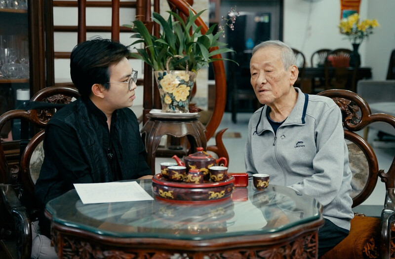 Teacher Ngo San Huy - one of the first teachers to lay the foundation for Chi Lang High School, Lang Son province. Photo: Tung Lam