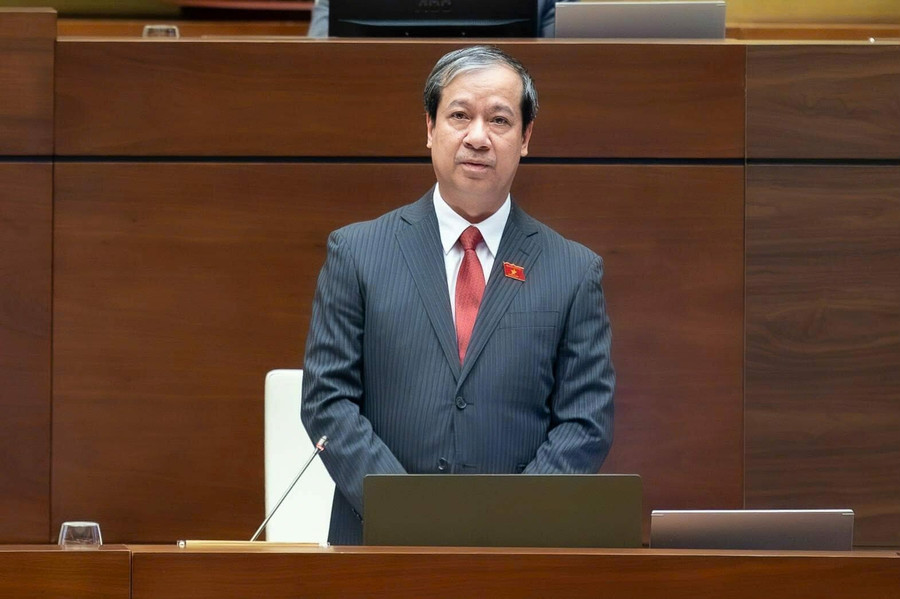 Bo truong Nguyen Kim Son nhan manh, vinh quang va cao quy cua nghe giao khong tu nhien co, ma chi duoc tao nen bang no luc cua moi nha giao. Anh: Quochoi.vn  