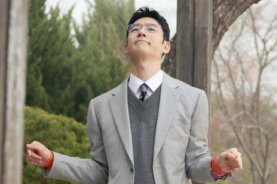 Lee Je Hoon - the male lead of the reality TV series Taxi Driver. Photo: Producer