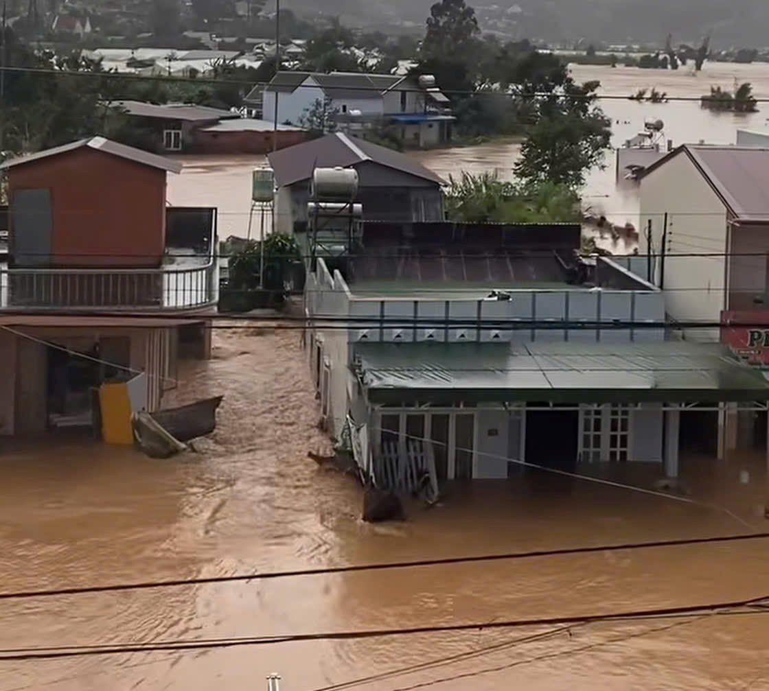 Nguoi su dung lao dong duoc ho tro trong truong hop anh huong den viec lam hoac co nguy co anh huong den viec lam cua nhieu nguoi lao dong tham gia bao hiem that nghiep khi gap thien tai, hoa hoan, dich hoa hoac dich benh nguy hiem. Anh: Pham Duy