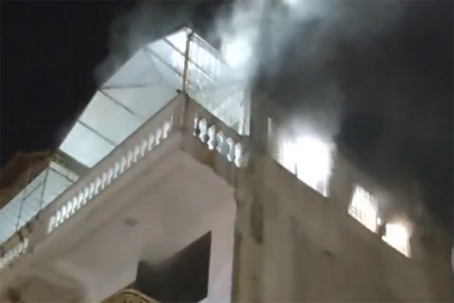 Rat may dam chay khong lan sang cac nha ben canh. Anh: Thanh Tien