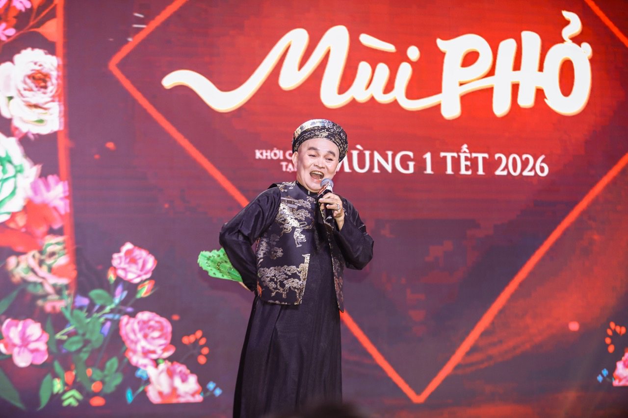 Xuan Hinh shared about the collaboration with Thu Trang. Photo: Film crew.