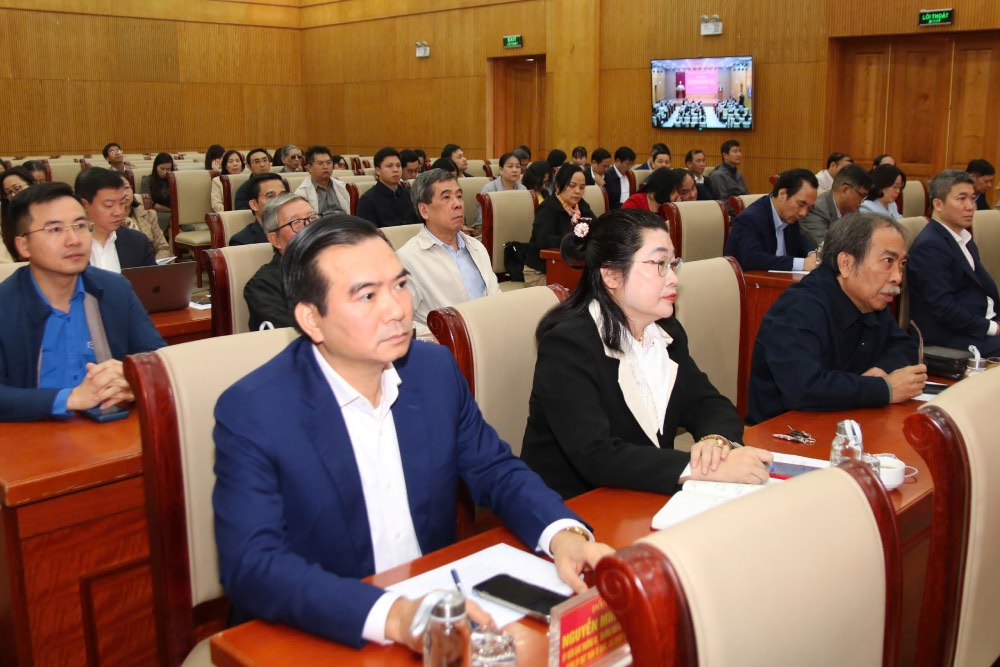 Cac dai bieu tham du Hoi nghi thong bao nhanh ket qua Hoi nghi lan thu 14 Ban Chap hanh Trung uong Dang khoa XIII va quan triet mot so van ban moi cua Trung uong. Anh: Ha Anh 