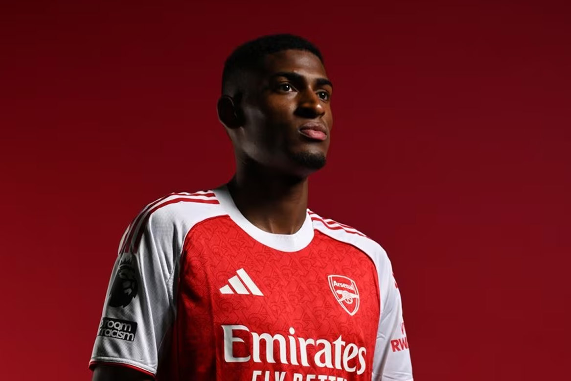 Mosquera la guong mat dang len cua The Gunners. Anh: CLB Arsenal