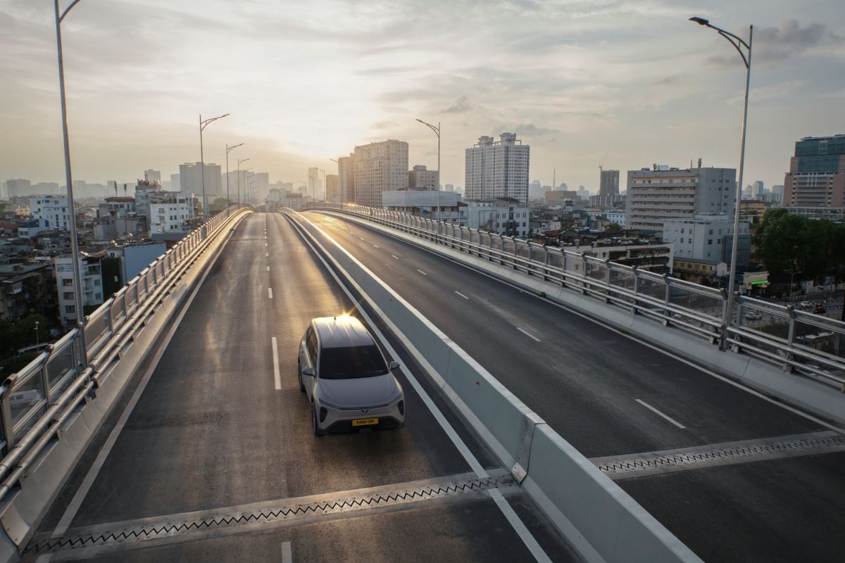 Limo Green voi khoang xe rong, du cho cho toi da sau hanh khach