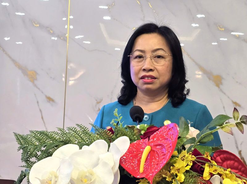 会議で演説したベトナム労働総同盟のタイ・トゥー・クオン副総局長。写真:ナムズオン