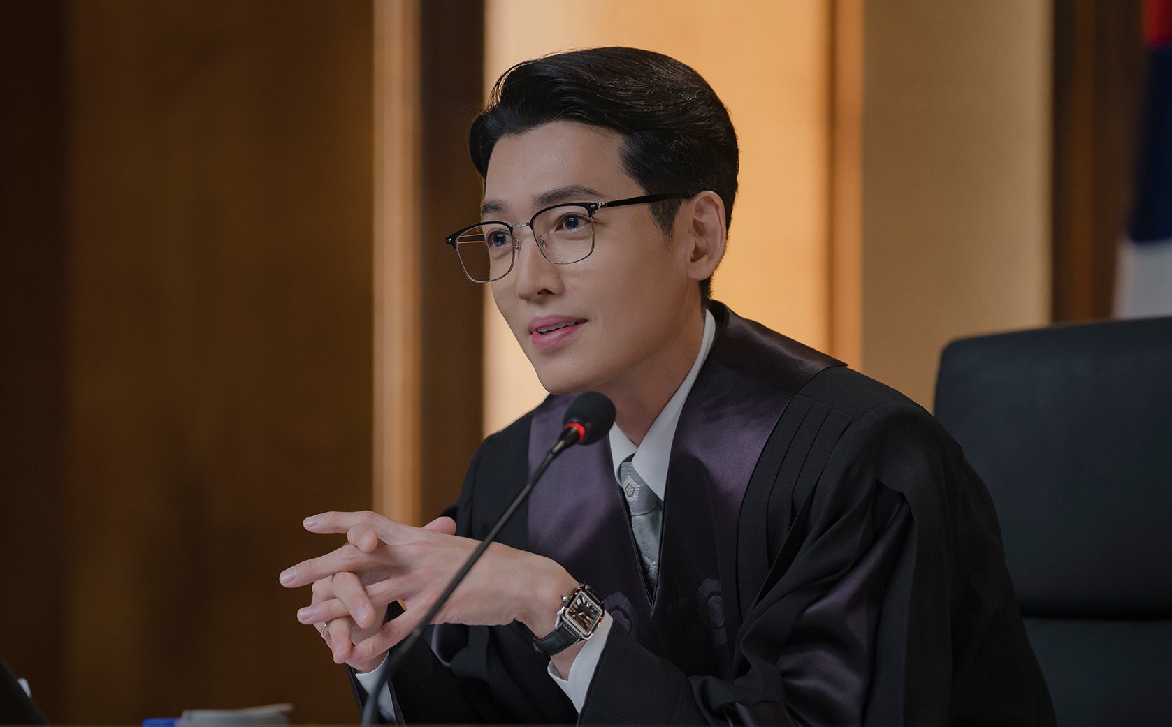 Jung Kyung Ho's look. Photo: Film producer Pro Bono