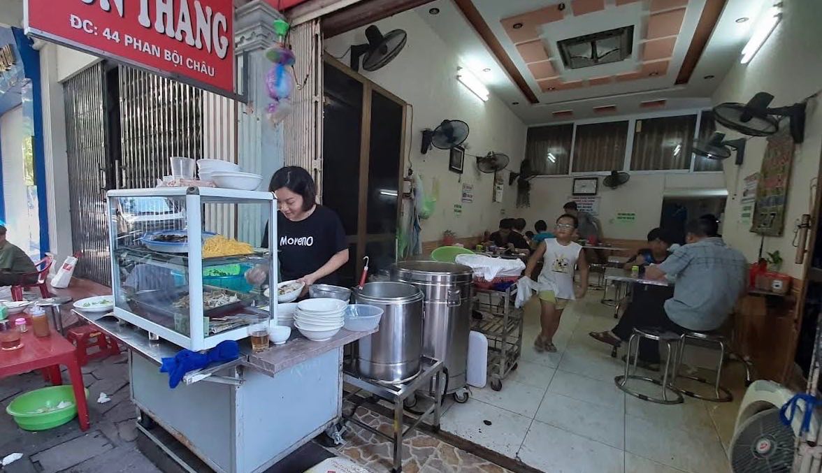 起草機関が提案した年間2億ドンという数字は、多くの代表者によって「もはや現実を正確に反映していない」と指摘されており、ほとんどの中小企業は依然として税金を負担しなければならず、利益はますます薄くなっています。写真:Song Anh