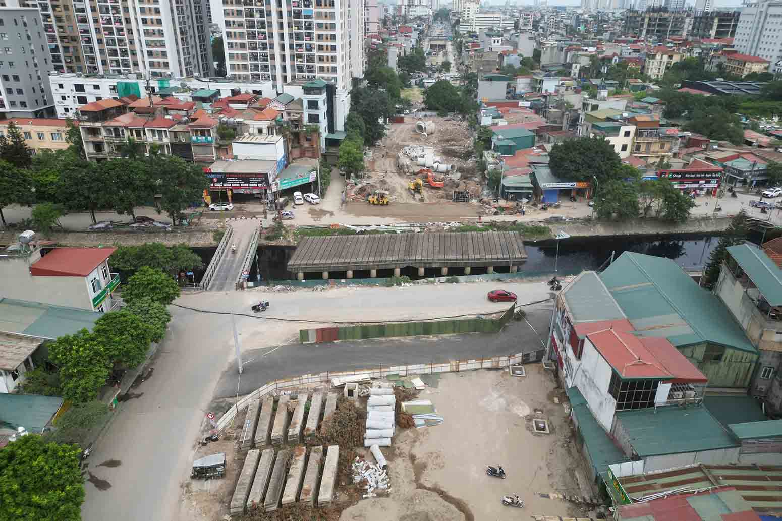 Le projet de route peripherique de 2 5 tronçons Dam Hong - Route nationale 1A (Hanoï) devrait etre acheve au premier trimestre 2026. Photo : Song Huu