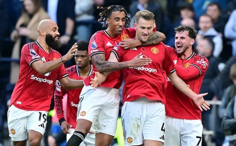 Man United hieu ro hon ai het su khac nghiet cua cuoc dua Premier League. Anh: AFP