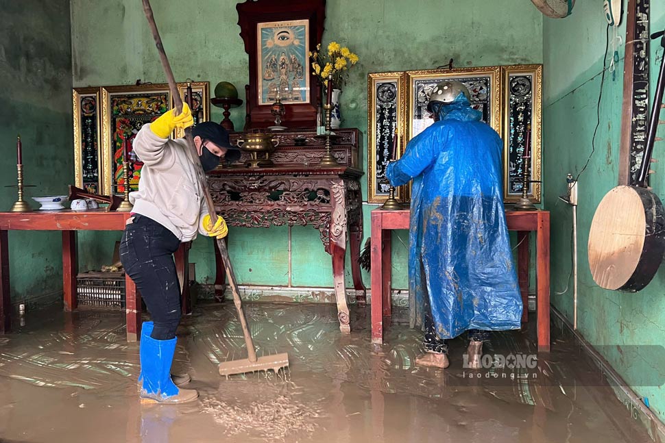 Lu rut, bun dat vay rap khap can nha ba Thanh. Anh: Hoai Phuong