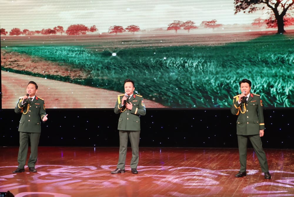 Dan nhac Giao huong Quan doi 