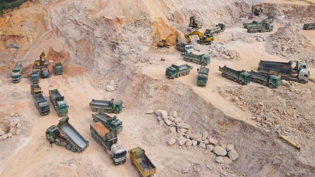 バクニン省の土地採掘場。写真:ヴァン・チュオン