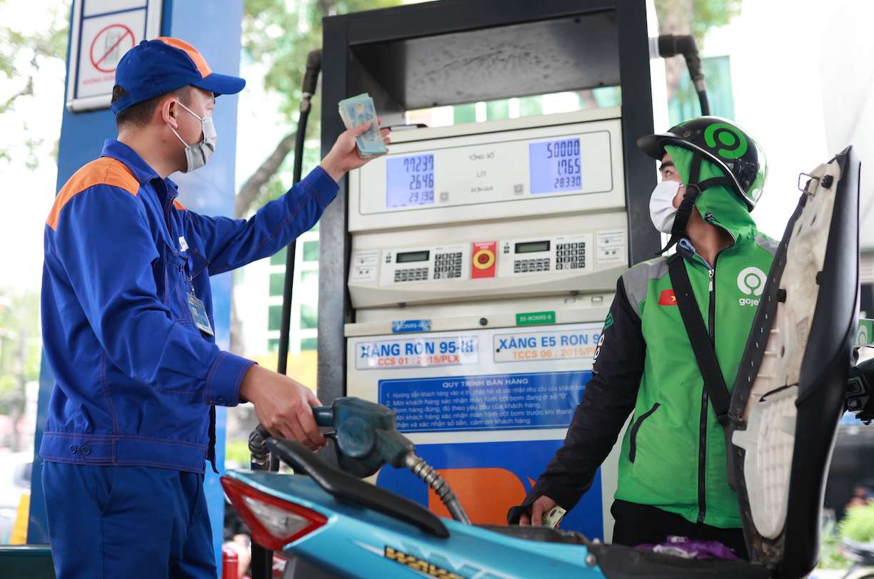 Domestic gasoline prices may decrease slightly in the operating session on Thursday next week. Photo: Hai Nguyen