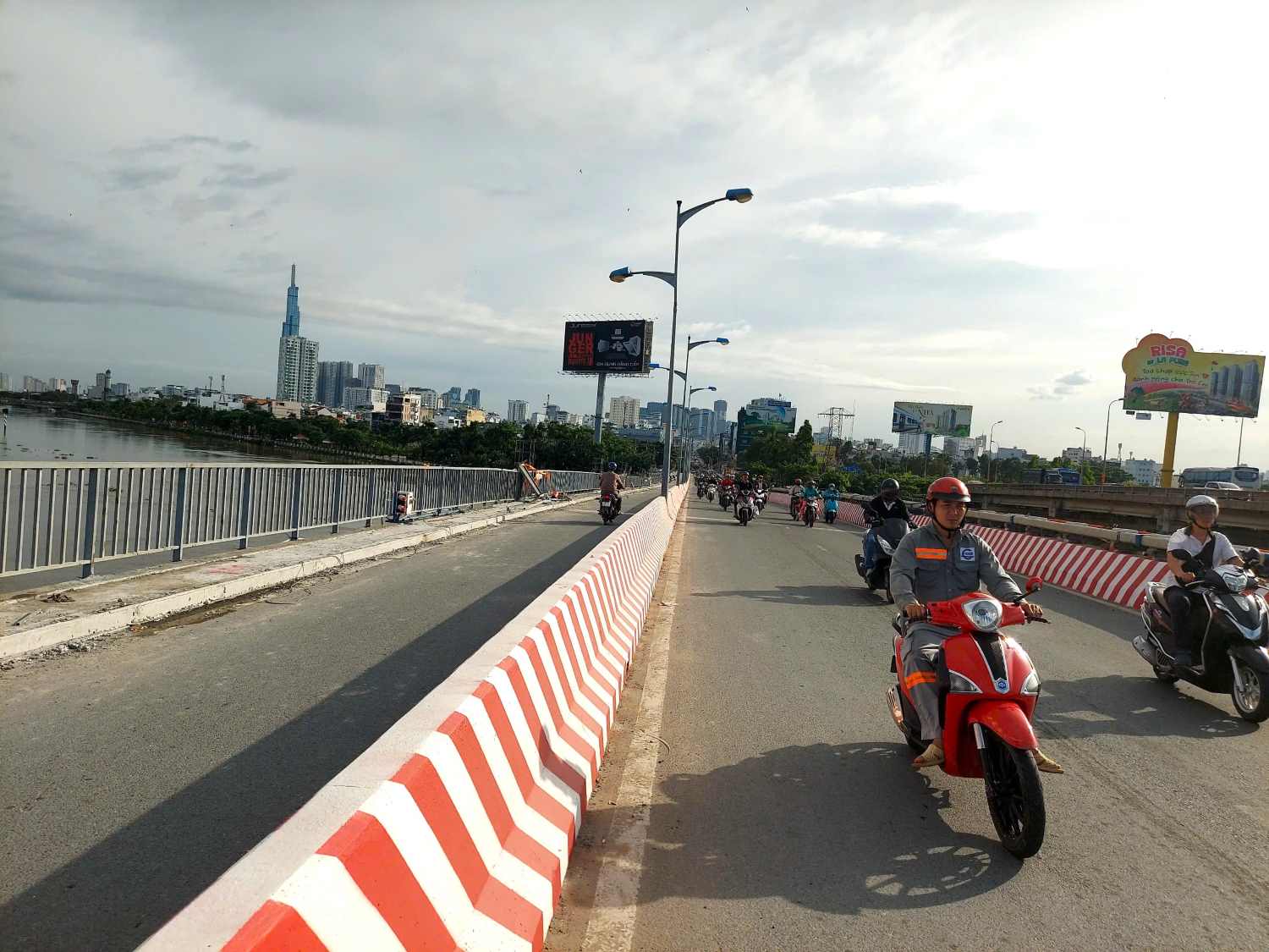 Cau Binh Trieu 1 se thong xe, cho o to luu thong tro lai tu ngay 23.11.  Anh: Minh Quan