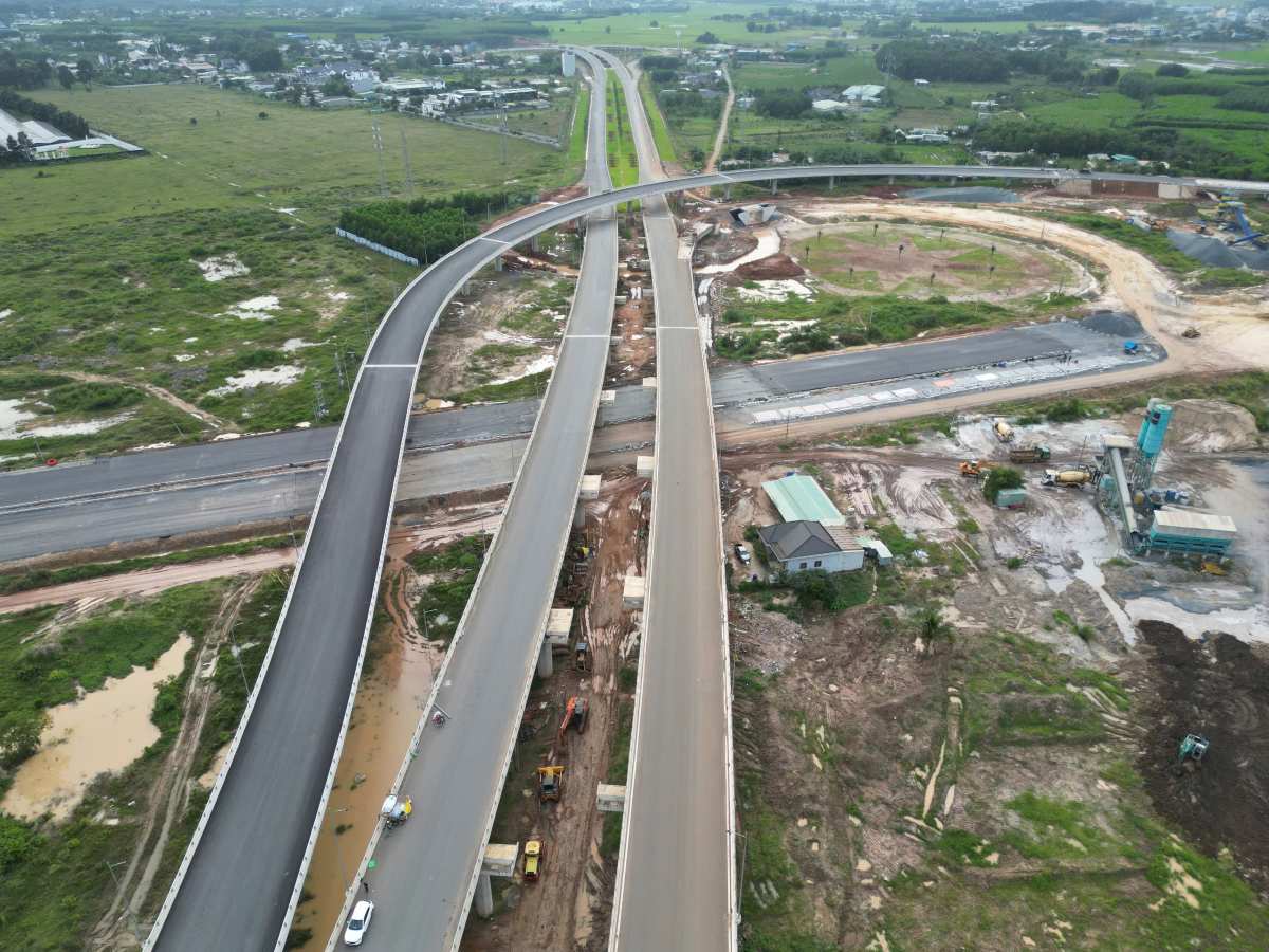 Tuyen duong T1 co tong chieu dai 4,3 km. Anh: Anh Tu