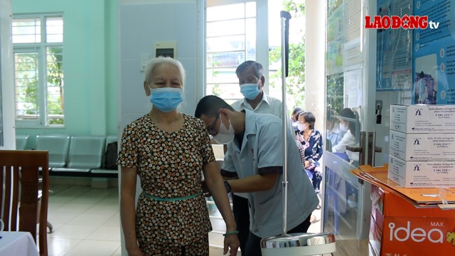 高齢者は無料の健康診断を受けられます。写真:Nguyen Ly