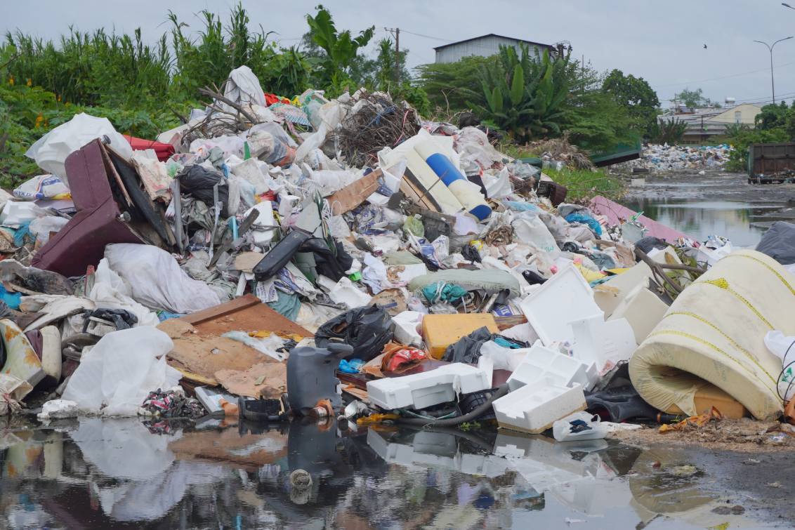 Dong rac to duoc de o Khu dan cu Thoi Nhut 2 (TP Can Tho). Anh: Ta Quang