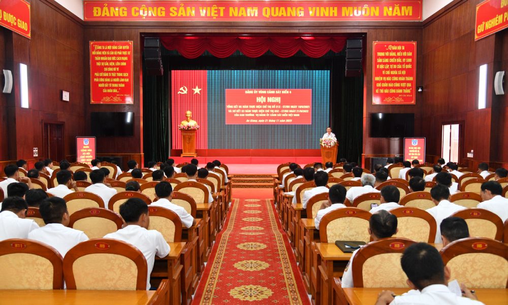 Dai bieu tham du hoi nghi. Anh: Duc Thai