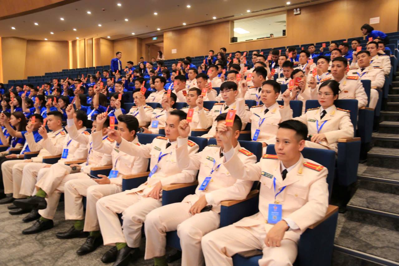 Cac dai bieu bieu quyet thong qua