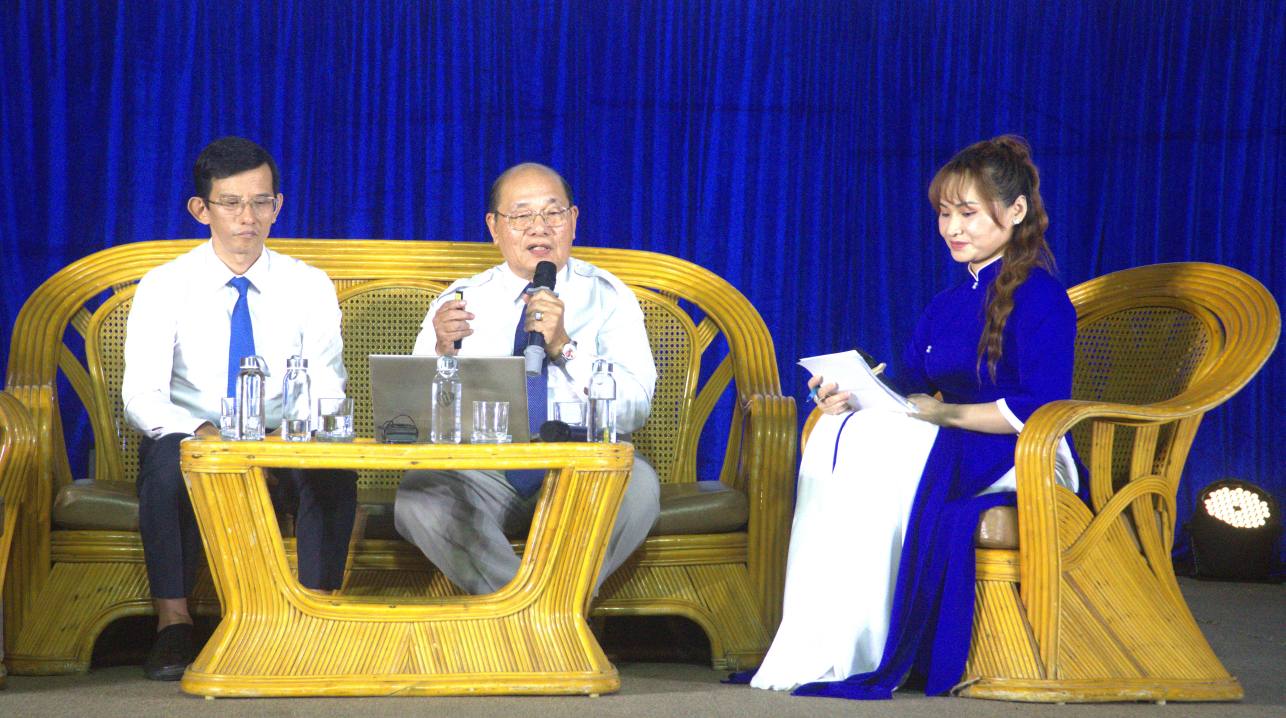 Cac dien gia cho rang giao duc Ca Mau kha tot trong thoi gian qua nhung can doi moi trong thoi gian toi. Anh: Nhat Ho