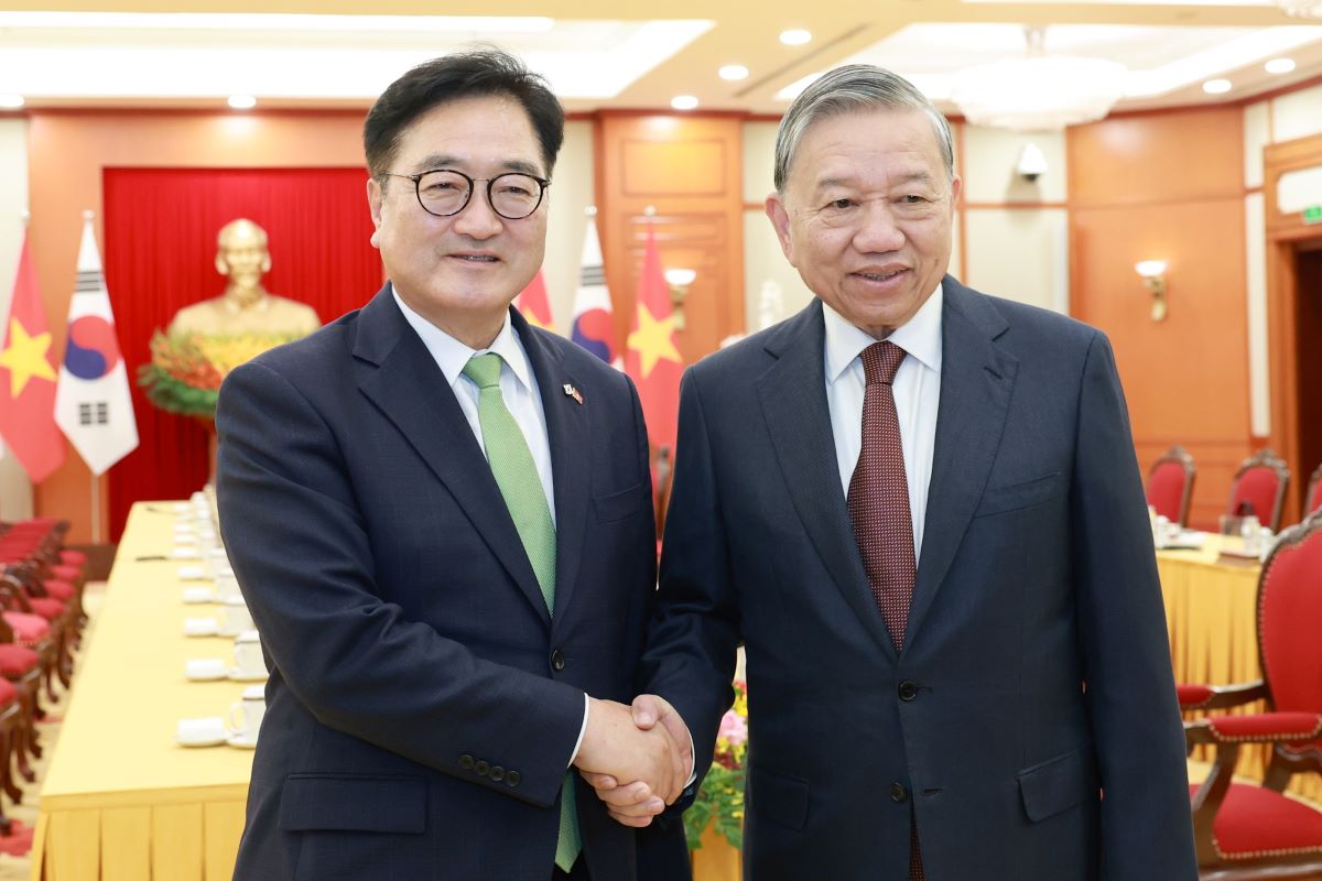 General Secretary To Lam received Speaker of the National Assembly Woo Won Shik. Photo: Hai Nguyen