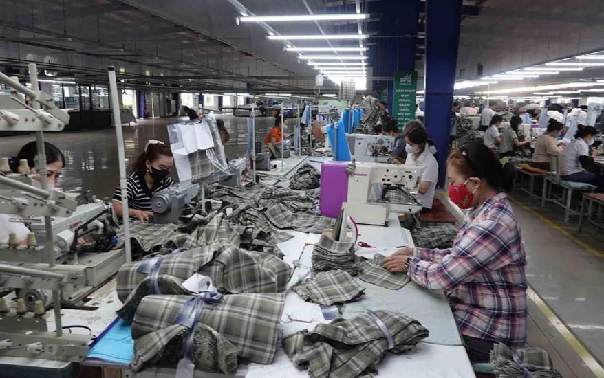 Many garment enterprises have announced the recruitment of large numbers of workers with high incomes. Photo: Tran Tuan