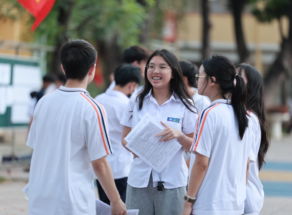 Students taking the 10th grade entrance exam in Hanoi in 2025. Photo: Hai Nguyen