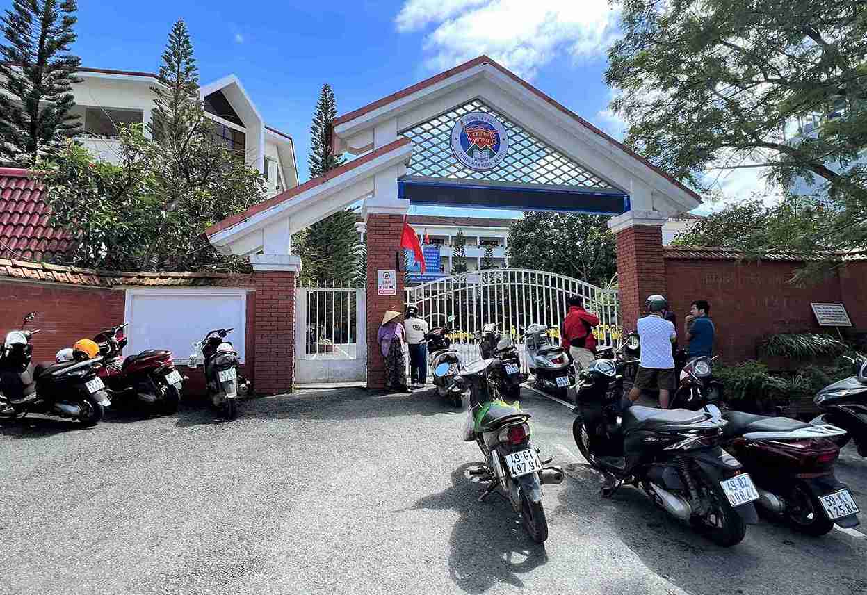 Truong tieu hoc Trung Vuong, noi ba Nga bi to su dung thuc pham an trong bep an ban tru. Anh: Phuc Khanh